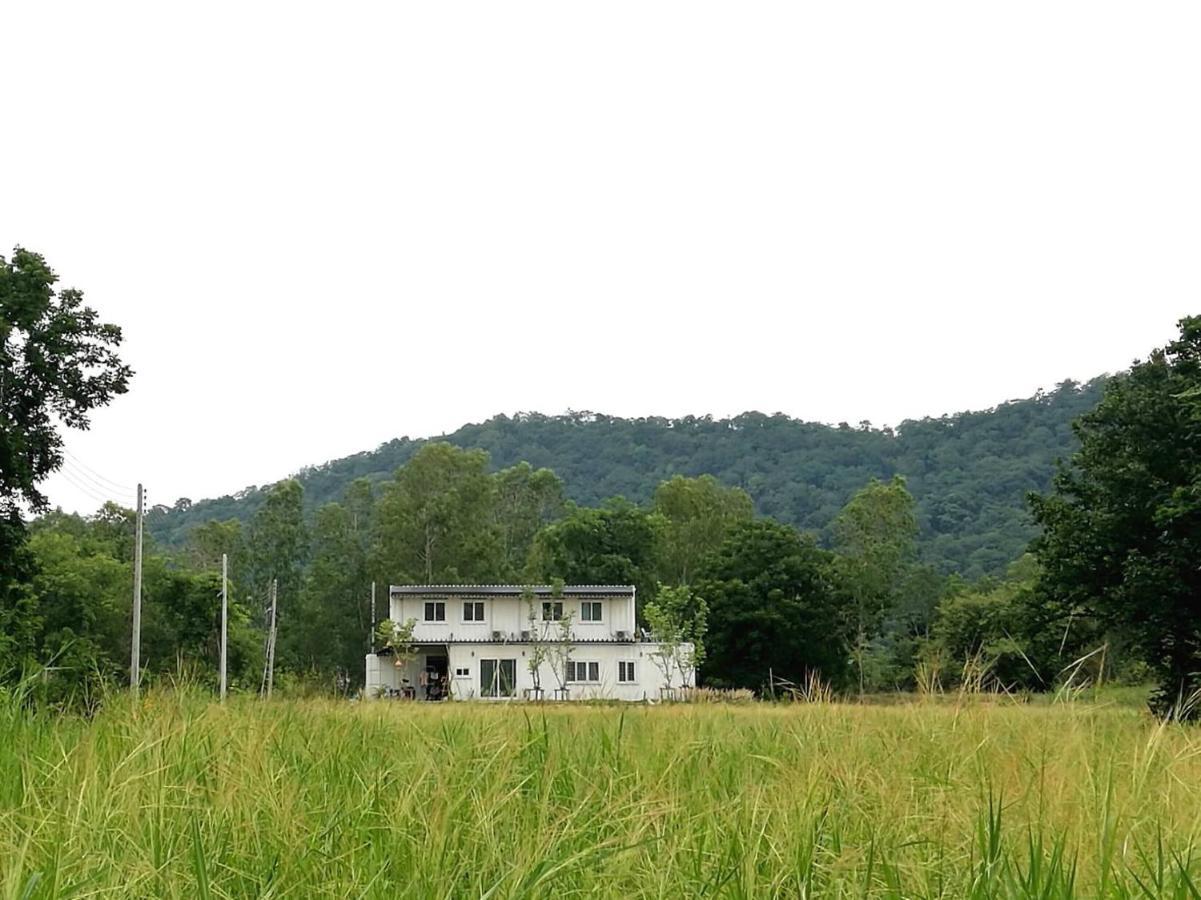 บ้าน Guh Uthai Thani Exterior foto