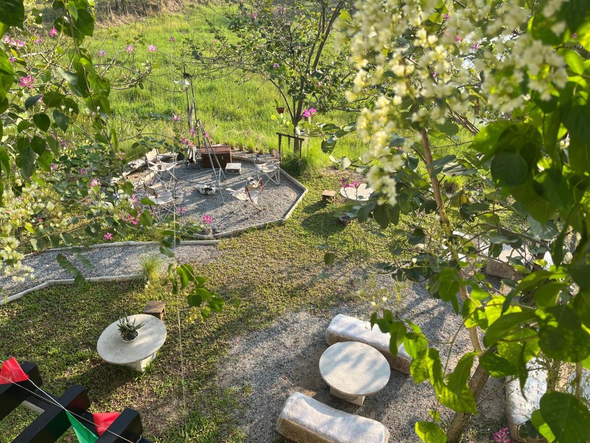 บ้าน Guh Uthai Thani Exterior foto
